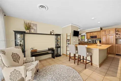1925 N 39th Avenue Hollywood FL 33021