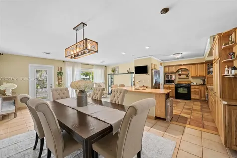 1925 N 39th Avenue Hollywood FL 33021