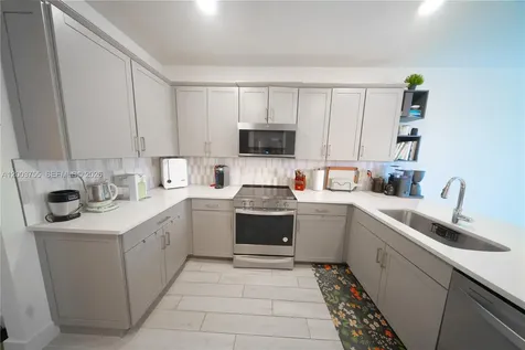 138 SW 171st Way Pembroke Pines FL 33027