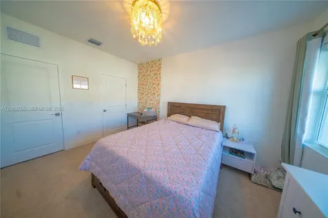 138 SW 171st Way Pembroke Pines FL 33027