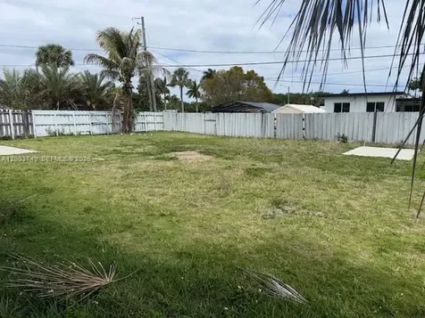 105 NE 17th Street Homestead FL 33030