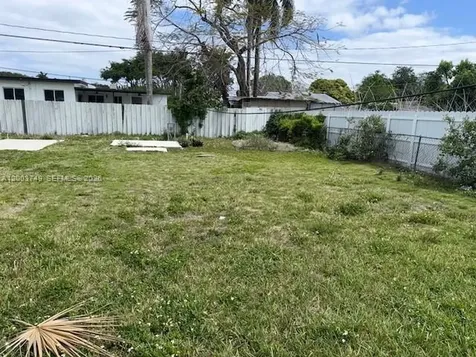 105 NE 17th Street Homestead FL 33030