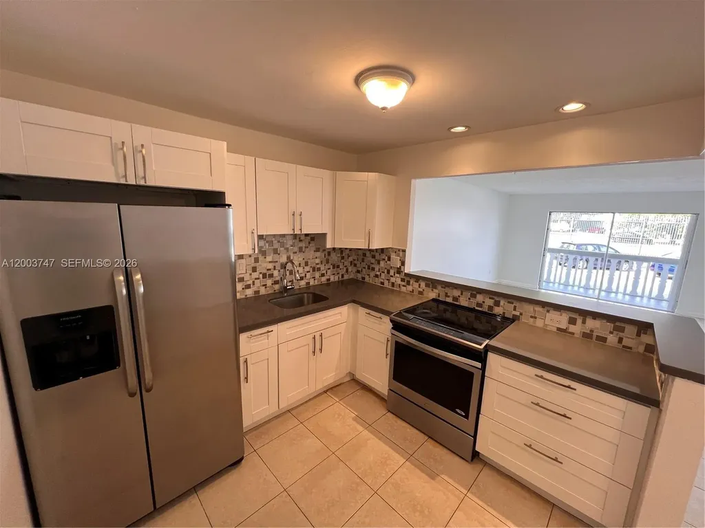 15221 NE 6th Avenue Miami FL 33162