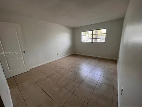 15221 NE 6th Avenue Miami FL 33162