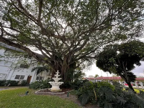 15221 NE 6th Avenue Miami FL 33162