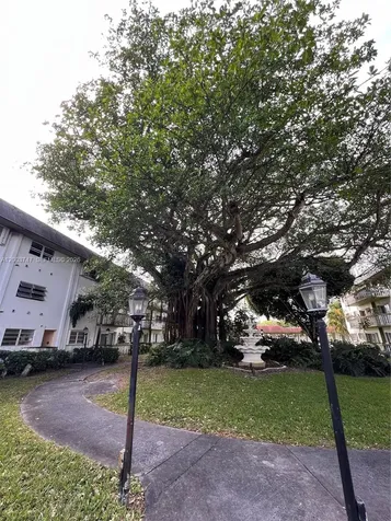 15221 NE 6th Avenue Miami FL 33162