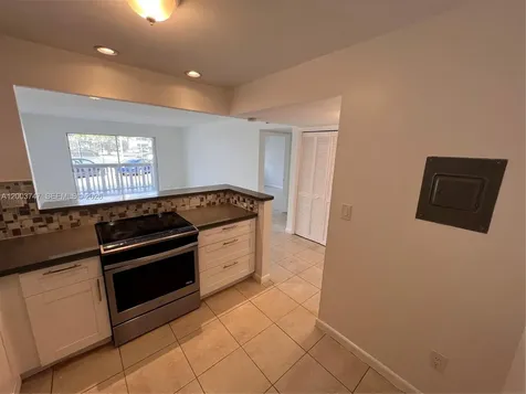 15221 NE 6th Avenue Miami FL 33162