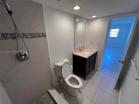 15221 NE 6th Avenue Miami FL 33162