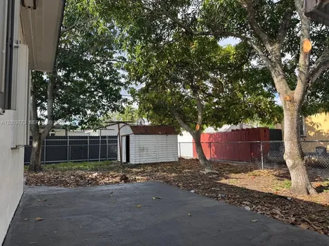 5260 SW 2nd Street Miami FL 33134