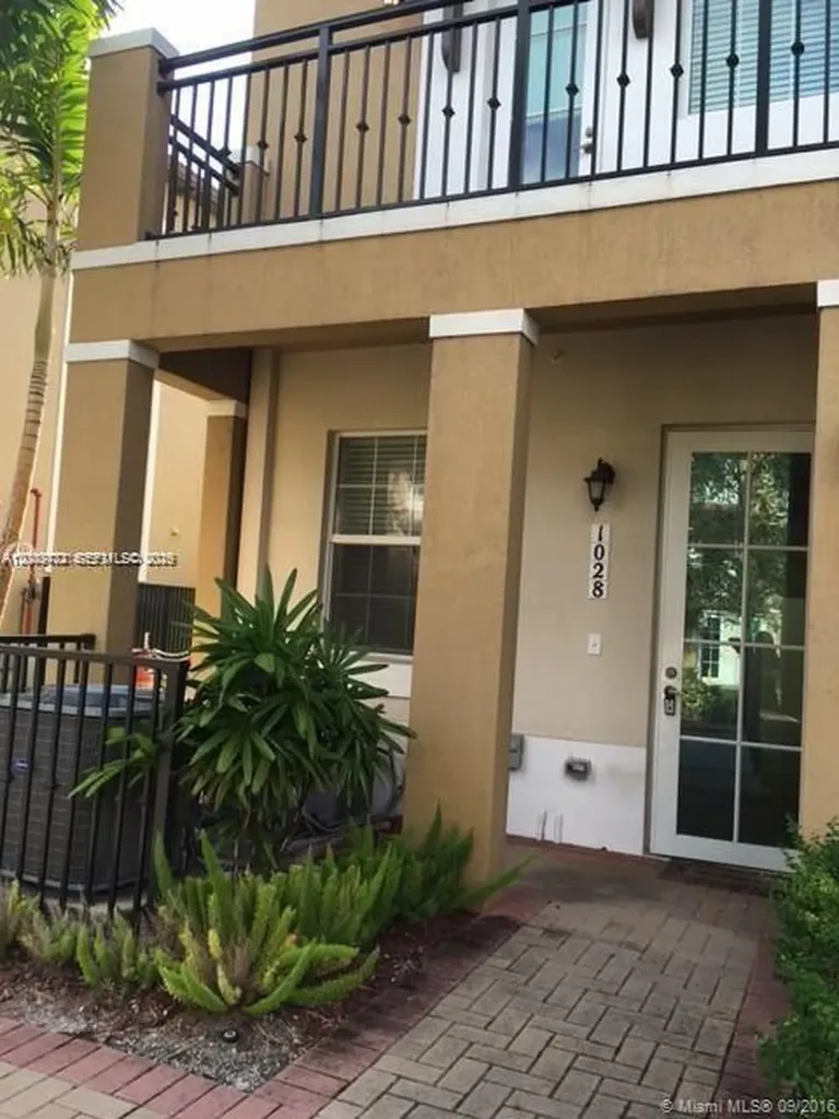 1028 SW 147th Avenue Pembroke Pines FL 33027