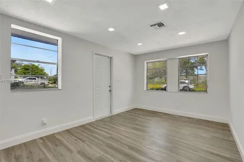 2701 NW 18th Terrace Oakland Park FL 33311