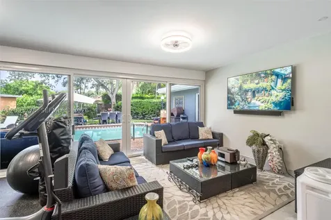 14600 N Spur Drive Miami FL 33161