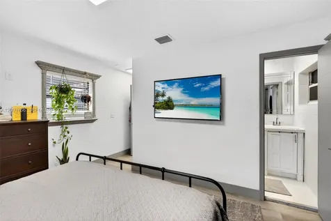 6551 Sherman Street Hollywood FL 33024