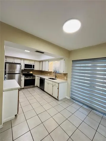 1050 SW 2nd Avenue Dania Beach FL 33004