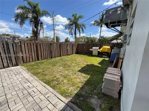 1050 SW 2nd Avenue Dania Beach FL 33004