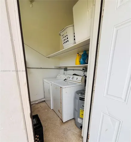 1050 SW 2nd Avenue Dania Beach FL 33004