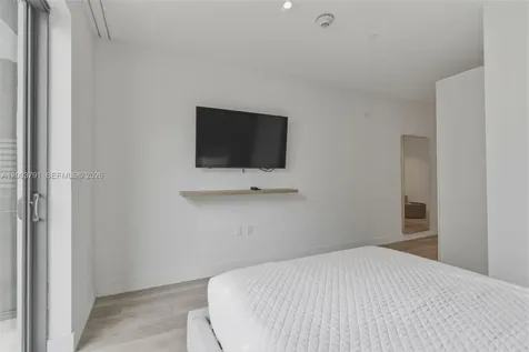229 SW 9th Street Miami FL 33130