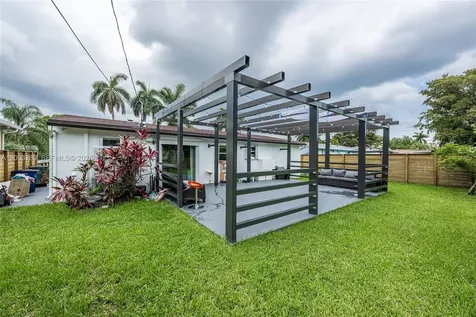 906 NE 6th Street Hallandale Beach FL 33009