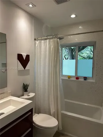 630 San Lorenzo Avenue Coral Gables FL 33146