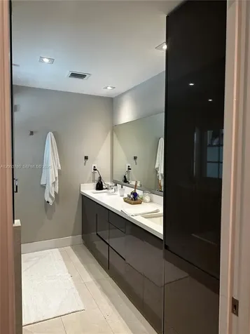 630 San Lorenzo Avenue Coral Gables FL 33146