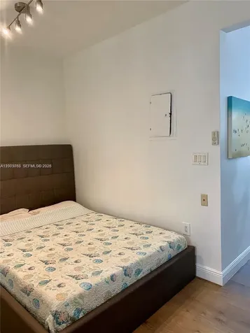 439 15th Street Miami Beach FL 33139