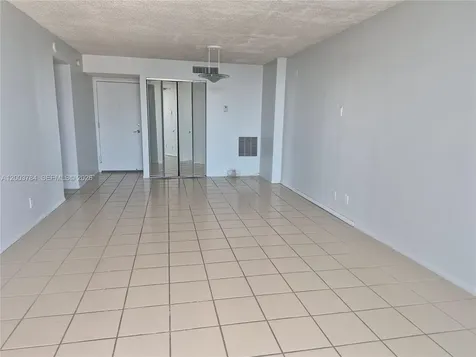 2655 Collins Avenue Miami Beach FL 33140