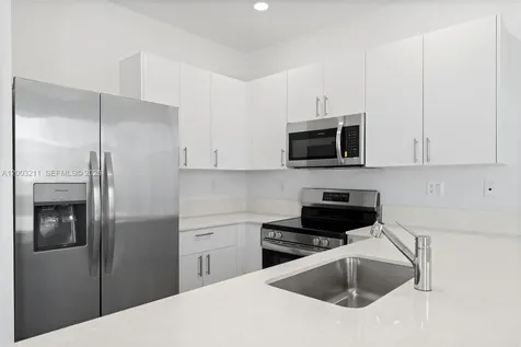 715 SE 15th Street Homestead FL 33034