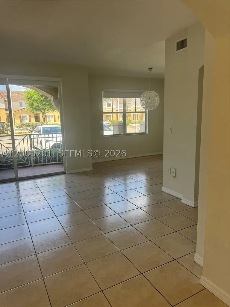 8826 W Flagler Street Miami FL 33174