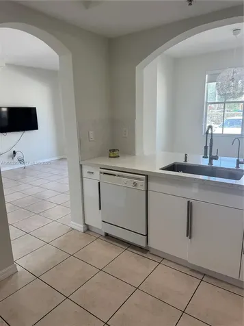 8826 W Flagler Street Miami FL 33174