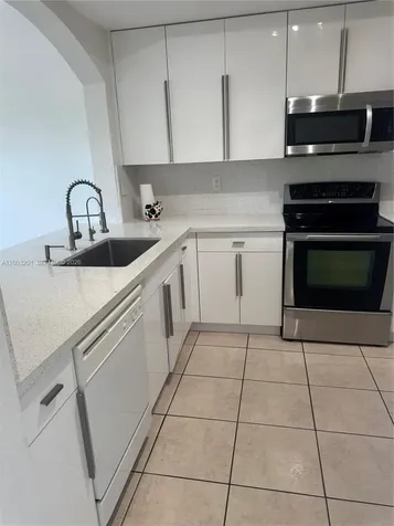 8826 W Flagler Street Miami FL 33174