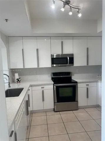 8826 W Flagler Street Miami FL 33174