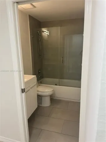 8826 W Flagler Street Miami FL 33174