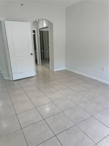 8826 W Flagler Street Miami FL 33174