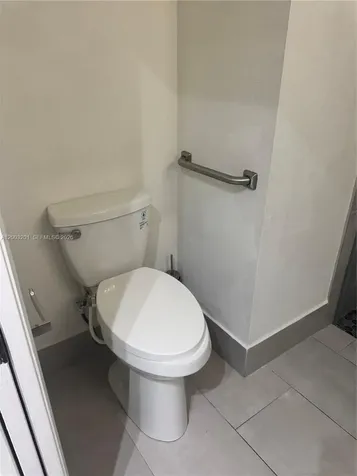 8826 W Flagler Street Miami FL 33174