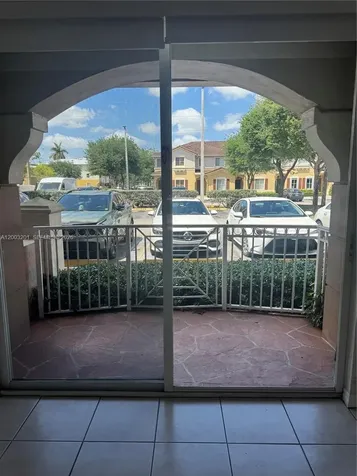 8826 W Flagler Street Miami FL 33174