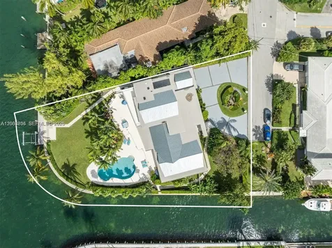 8900 Bay Drive Surfside FL 33154