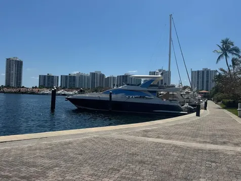 21208 Harbor Way Aventura FL 33180