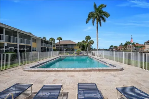 4613 SE 5th Street Cape Coral FL 33904