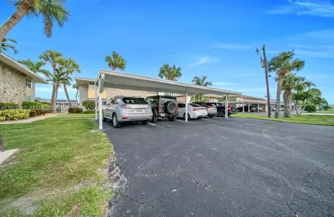 4613 SE 5th Street Cape Coral FL 33904