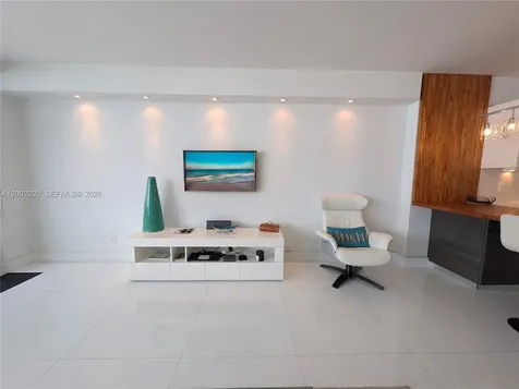 100 Lincoln Road Miami Beach FL 33139