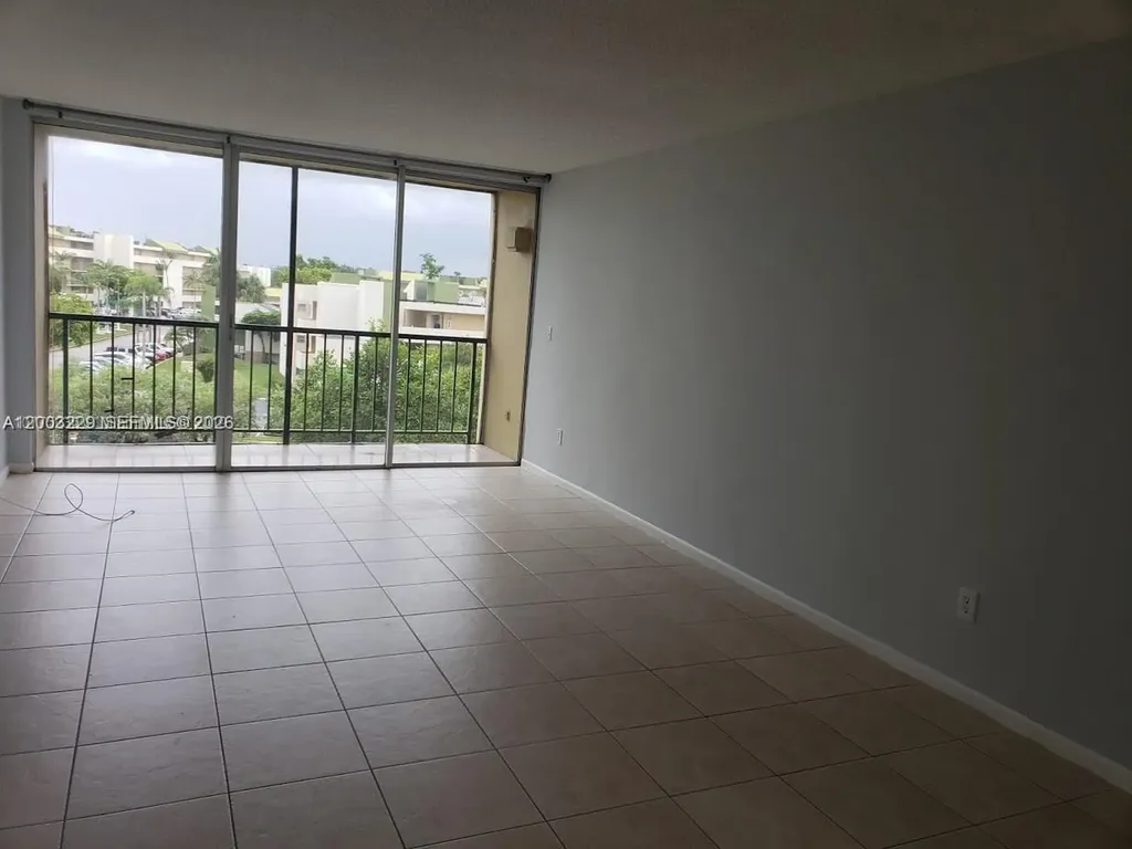 8840 Fontainebleau Boulevard Miami FL 33172