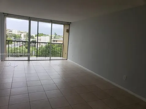 8840 Fontainebleau Boulevard Miami FL 33172