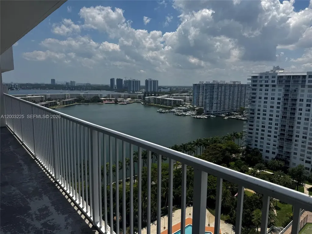 2851 NE 183rd Street Aventura FL 33160