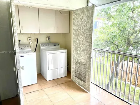 464 NE 210th Circle Terrace Miami FL 33179