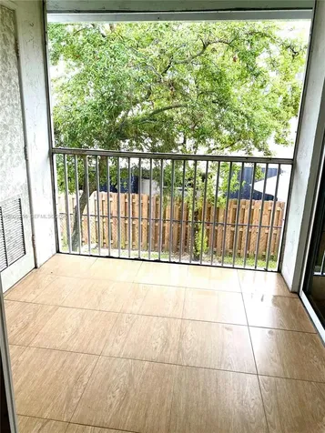 464 NE 210th Circle Terrace Miami FL 33179
