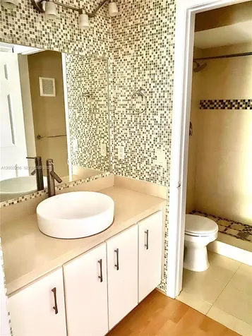464 NE 210th Circle Terrace Miami FL 33179