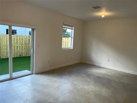 2679 SE 25th Terrace Homestead FL 33035
