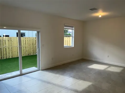 2679 SE 25th Terrace Homestead FL 33035
