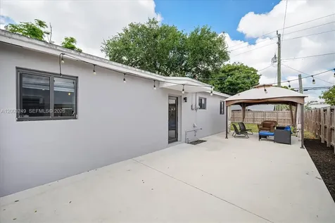 1530 N 69th Way Hollywood FL 33024