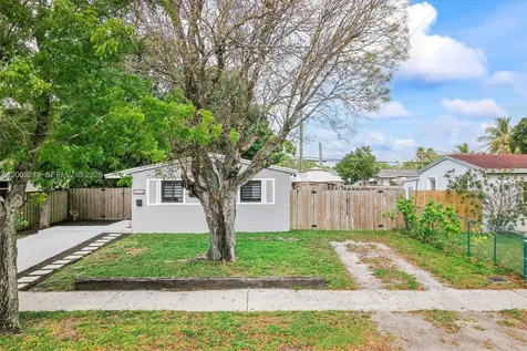 1530 N 69th Way Hollywood FL 33024